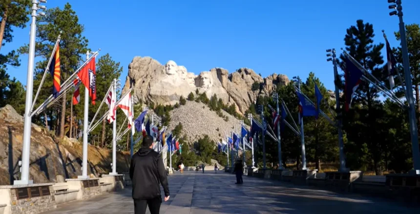 Mount Rushmore, NBA Version: A Hoops Icons Human-Centeredाइव Round The franchises